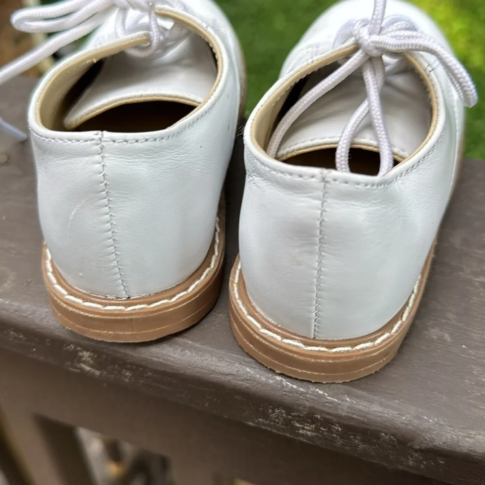 Designer’s Touch Classic White Kids Shoes Size 10